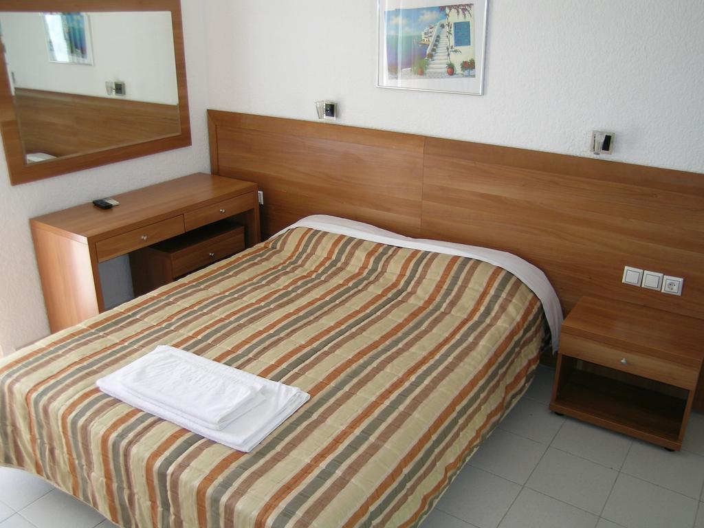 Poros Town Kamares Apartments Εε الغرفة الصورة