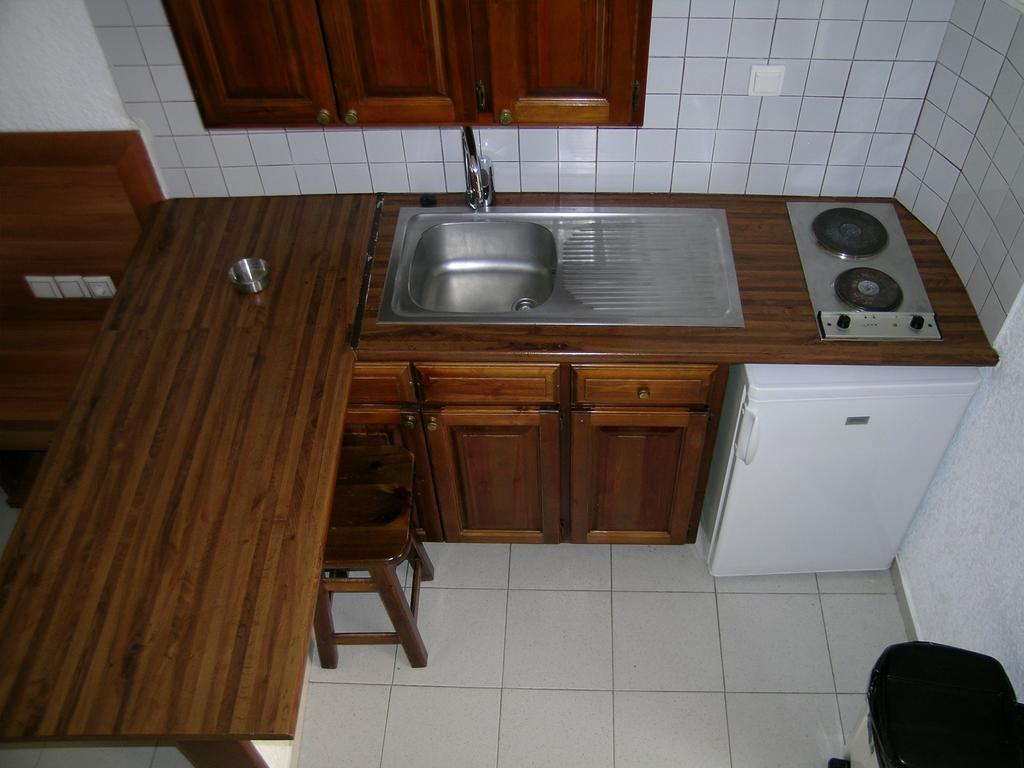 Poros Town Kamares Apartments Εε الغرفة الصورة