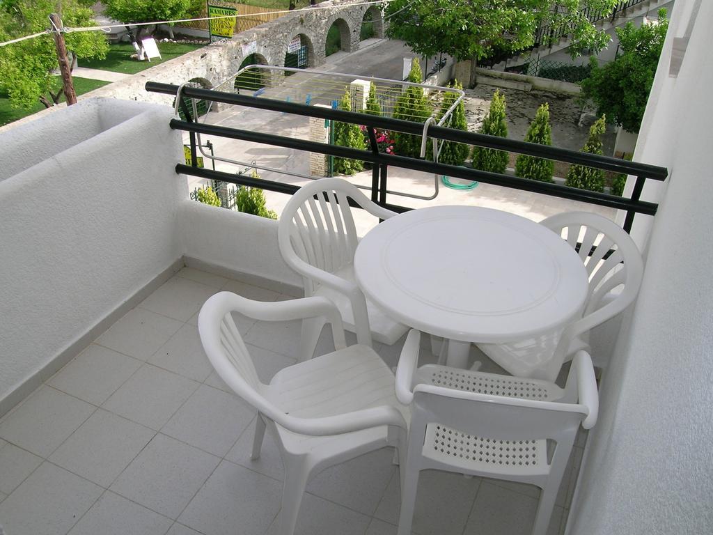 Poros Town Kamares Apartments Εε الغرفة الصورة
